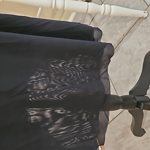 "PROFILE", SZ. M, Polyester and elastic, black, sleeveless cape. - Picture 8 of 14